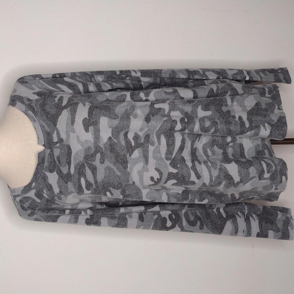 NWOT Michael Stars Women's Gray Camo Long-Sleeve Shirt Size Medium